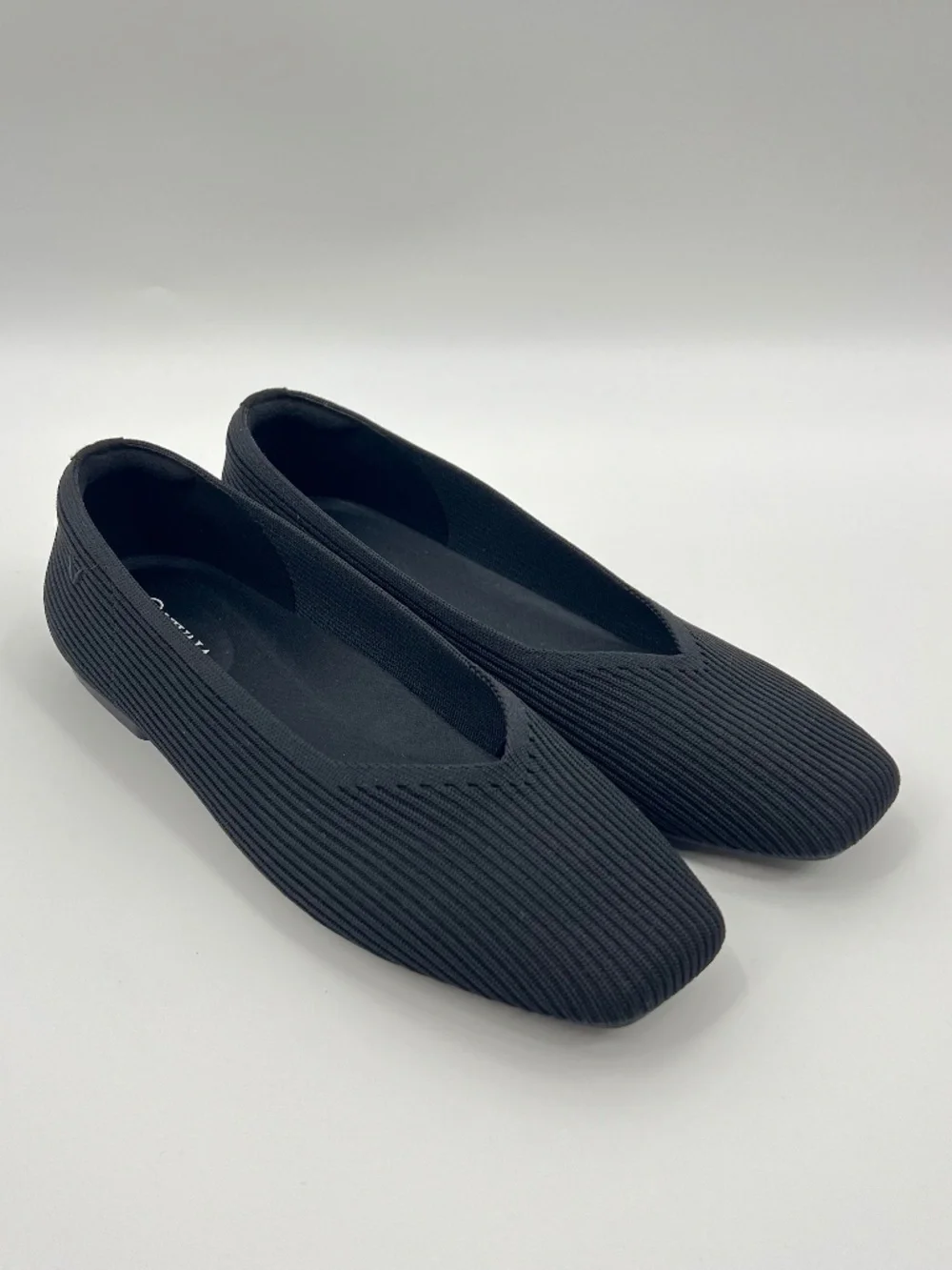 NWOB Vivaia Women's Black Margot 2.0 Square-toe V-Cut Flats Size EU 41 (US 9.5)